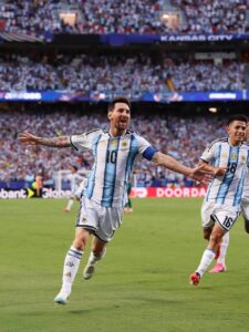Von einem kleinen Jungen zum Fußballkönig: Die inspirierende Geschichte von Lionel Messi