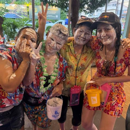 Ein Fest der Freude und Erneuerung: Songkran in Thailand
