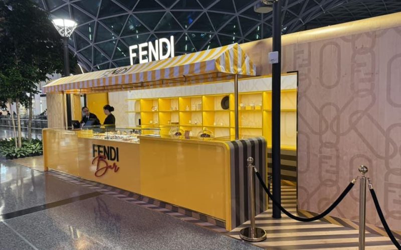 FENDI Bar Flughafen Doha mit Luxus und Dekor ohne Personen