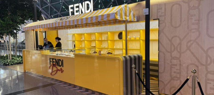 FENDI Bar Flughafen Doha mit Luxus und Dekor ohne Personen